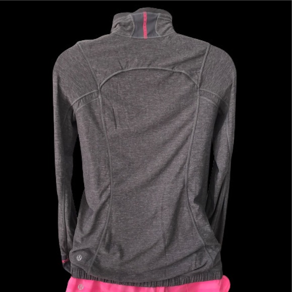 LULULEMON - Half Zip - Picture 2 of 4